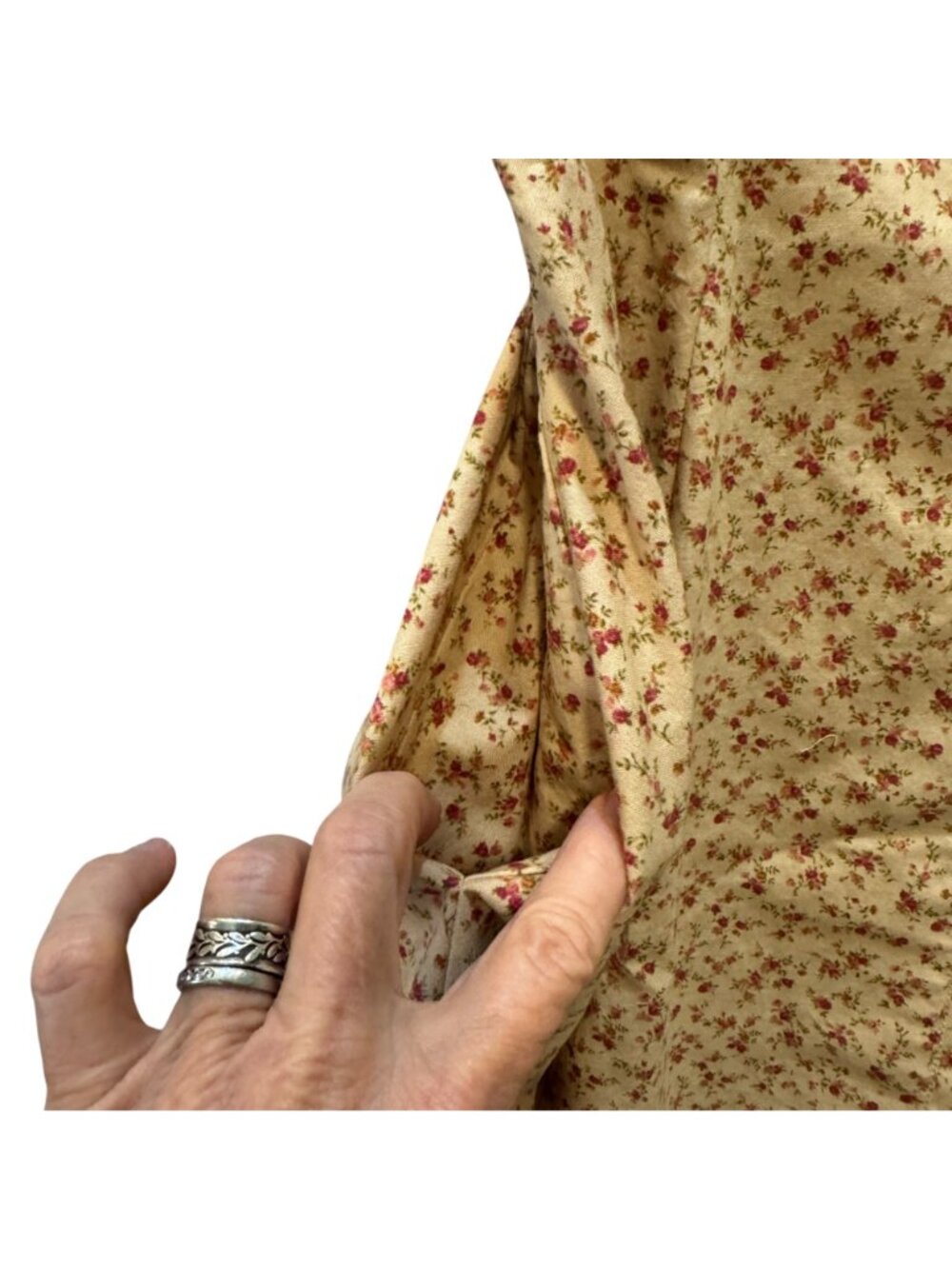 Vintage Inspired Ditsy Floral Mini Dress Beige with Red Roses and Cutout Detail - Picture 4 of 9
